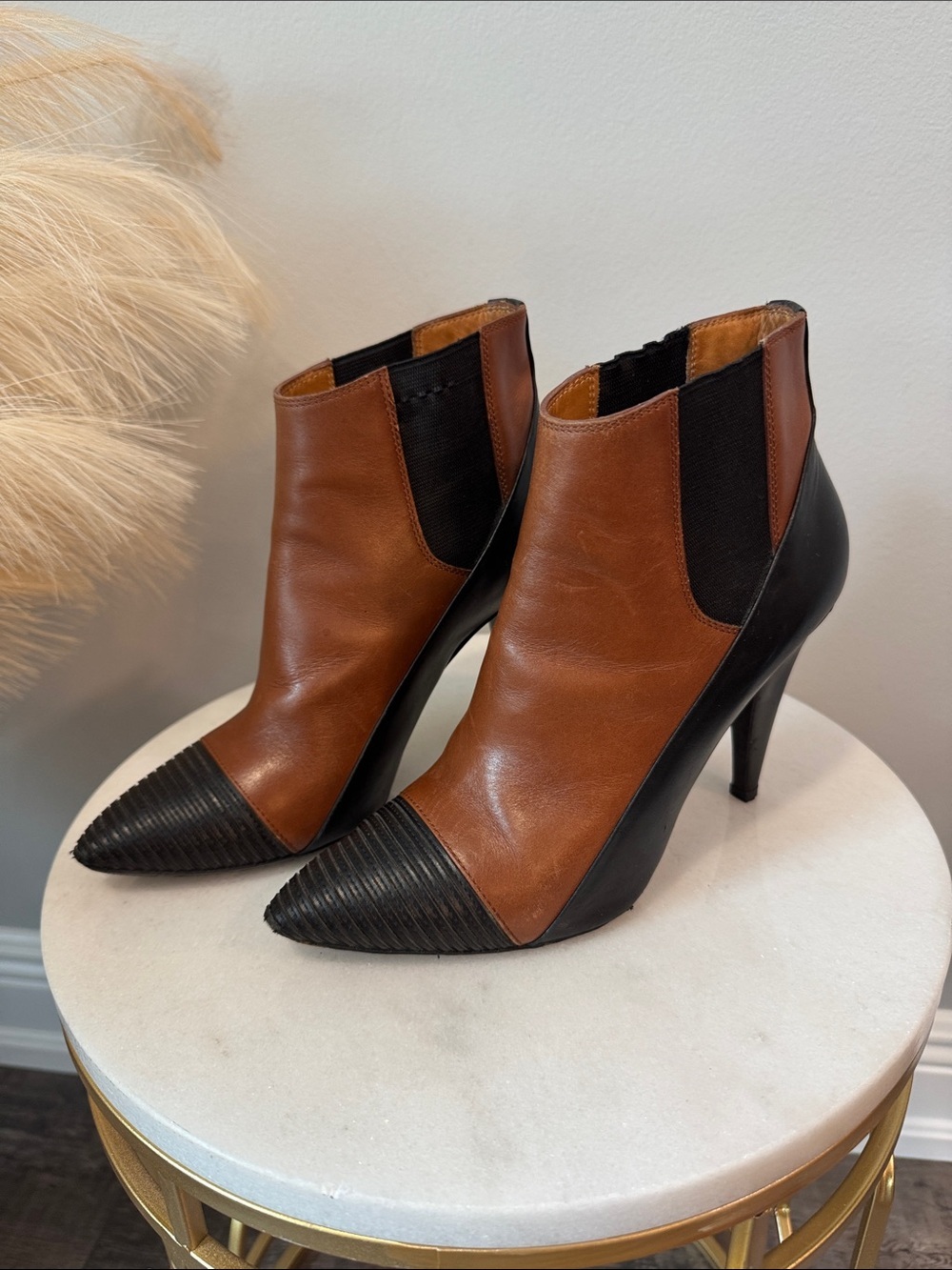 Balenciaga Brown and Black Pointed Leather Ankle Booties Size 38.5 - Picture 2 of 13